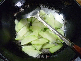 香菇炒佛手瓜的做法步骤：7