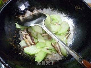香菇炒佛手瓜的做法步骤：10