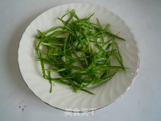 蒜苗拌肉皮的做法步骤：5