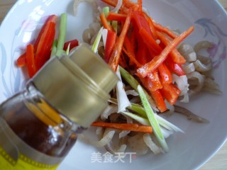 蒜苗拌肉皮的做法步骤：9