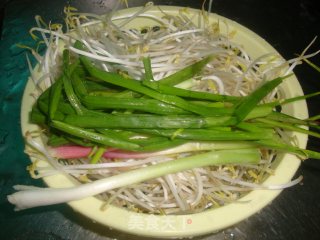 干炒豆芽河粉的做法步骤：1