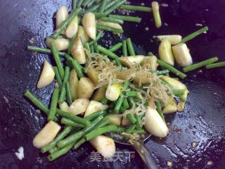 茭白豆角炒银鱼的做法步骤：11