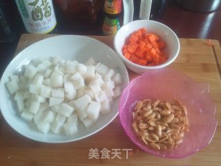 宫爆年糕的做法步骤：2