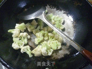 莴笋炒花菜的做法步骤：6