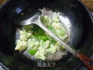 莴笋炒花菜的做法步骤：8