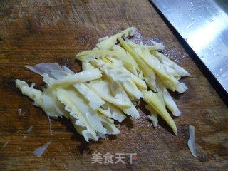 笋尖烧小黄鱼的做法步骤：4