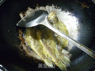 笋尖烧小黄鱼的做法步骤：5
