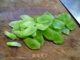 混炒莴笋的做法步骤：4