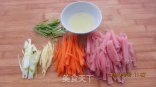 肉丝炒黄豆芽的做法步骤：2
