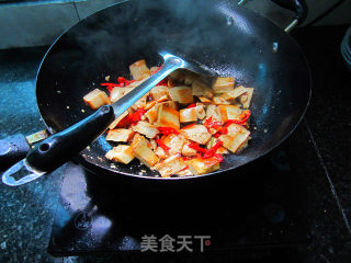 辣炒豆腐片的做法步骤：6