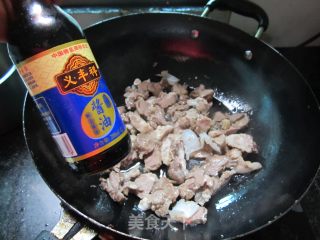 辣炒猪头肉的做法步骤：3