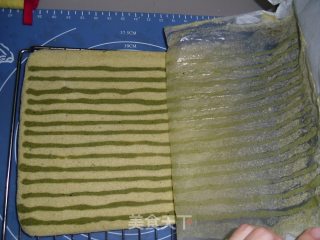毛毛虫蛋糕卷的做法步骤：14