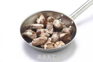 玫瑰红烧排骨的做法步骤：2