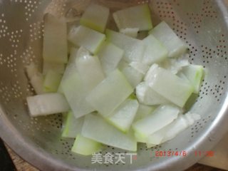 毛贝炒冬瓜的做法步骤：3