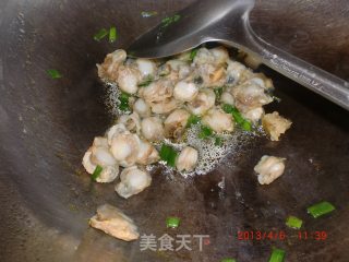 毛贝炒冬瓜的做法步骤：4