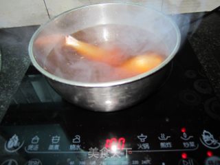 卤鸡腿的做法步骤：3