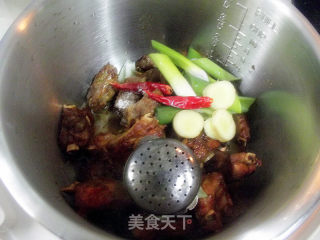电饭锅版炖排骨的做法步骤：15