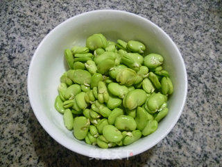 杏鲍菇蚕豆排骨汤的做法步骤：1