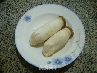 杏鲍菇蚕豆排骨汤的做法步骤：3