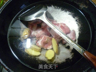 杏鲍菇蚕豆排骨汤的做法步骤：6