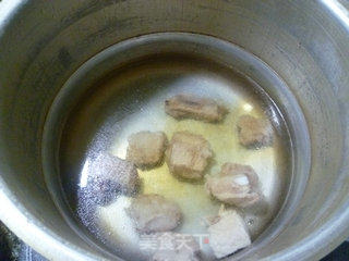杏鲍菇蚕豆排骨汤的做法步骤：8