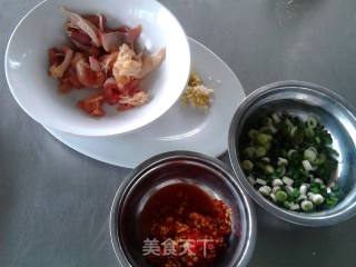鱼香八炸鸡的做法步骤：2