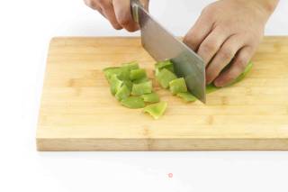 蚝油青椒牛肉的做法步骤：1