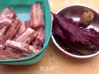 紫苏排骨的做法步骤：1
