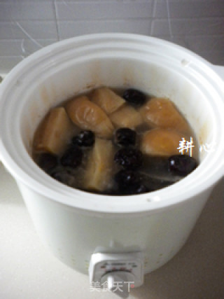 苹果炖鱼汤的做法步骤：14