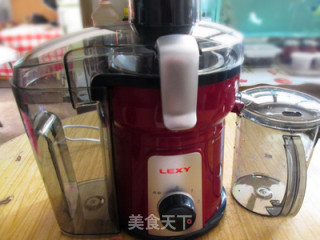鲜榨草莓汁的做法步骤：1