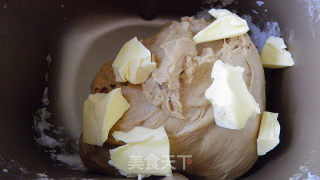 红糖炼奶吐司------专为女士打造的一款面包的做法步骤：9