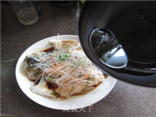 清蒸鲈鱼的做法步骤：14
