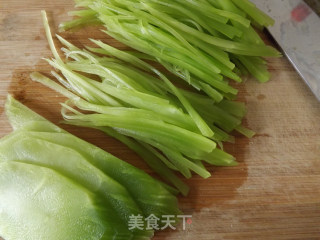 拌莴笋丝的做法步骤：3