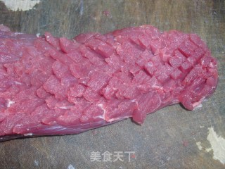 菠萝咕噜肉的做法步骤：1