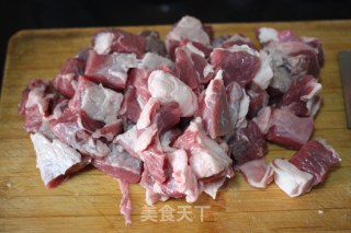 【白萝卜炖牛腩】的做法步骤：1