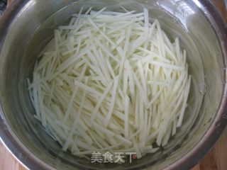 酸辣土豆丝的做法步骤：3