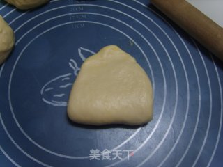 香酥椰卷面包的做法步骤：14