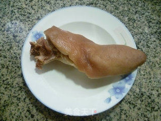 麻辣猪头肉的做法步骤：1