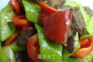 双椒炒香肠的做法步骤：11