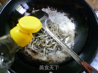 韭菜炒海蜒的做法步骤：7