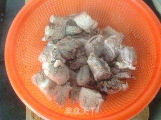 糖醋排骨的做法步骤：2