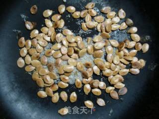 炒南瓜子的做法步骤：7