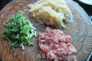咸萝卜炒肉的做法步骤：2