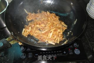 咸萝卜炒肉的做法步骤：4