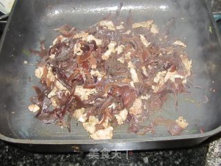 猪肉炒木耳的做法步骤：4