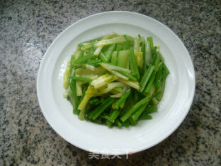 韭菜芽炒香芹的做法步骤：10