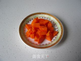 排毒养颜的女性十分钟早餐--【木瓜牛奶小圆子】的做法步骤：2