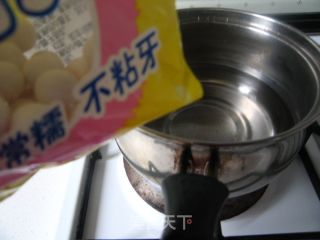 排毒养颜的女性十分钟早餐--【木瓜牛奶小圆子】的做法步骤：3