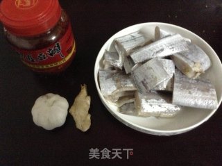 豆瓣烧带鱼的做法步骤：1