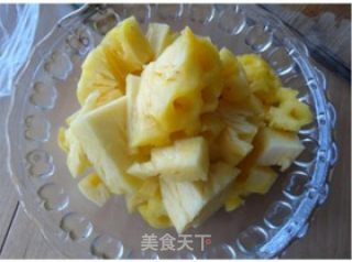 留住水果的青春，健康果酱自己做——菠萝果酱的做法步骤：1